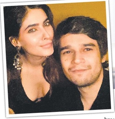 Vivaan admits that he is in love: Karishma entered as a guardian angel Vivaan admits that he is in love: Karishma entered as a guardian angel