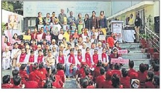 DAV モデル、ユスフ・サライ、熱意を持って NAT'L MATHEMATICS DAY を祝う