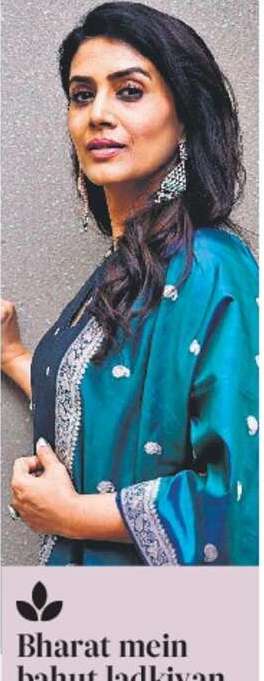 Sonali Kulkarni draws ire on social media over ‘women are lazy’ remark 