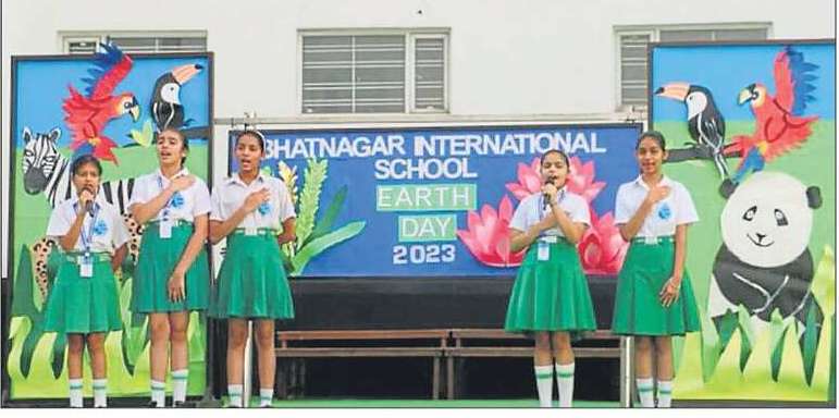 Bhatnagar Int'l School、Paschim Vihar はアースデイを熱烈に祝います