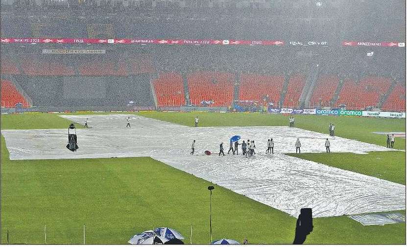 雨のためIPL決勝は予備日に延期
