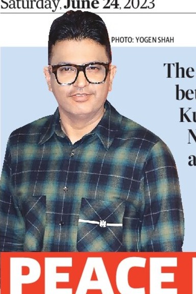 PEACE PREVAILS:
BHUSHAN AND
SONU PATCH UP PEACE PREVAILS:
BHUSHAN AND
SONU PATCH UP