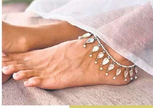 ドレッシングの芸術を再定義するジュエリー ラベル