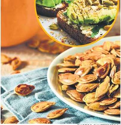 強さの種：かぼちゃの皮をむく