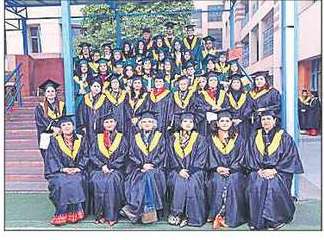 グルガオンのデリー公立学校が最初の表彰式を祝う