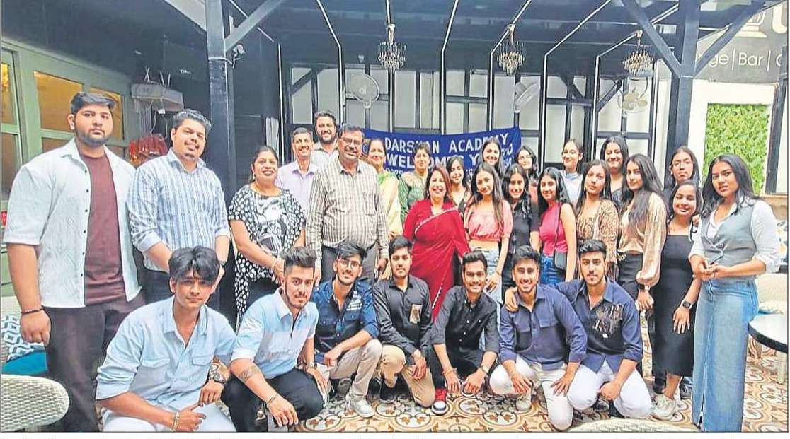 2023-24年度同窓会がキルパル・バーグのダルシャン・アカデミーで開催 2023-24年度同窓会がキルパル・バーグのダルシャン・アカデミーで開催