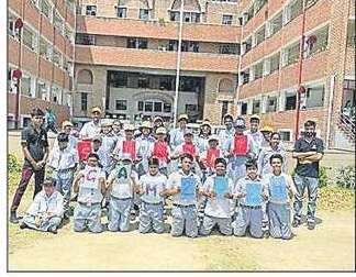 ピタンプラのバル・バラティが「日曜日 - 太陽観測の日」と題したイベントを開催