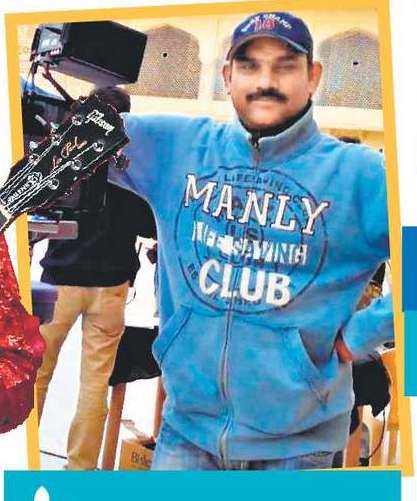 TIGER
SHROFF
TO CREW
MEMBER’S
RESCUE