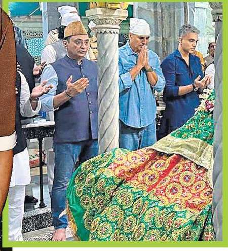 Akshay donates ₹1.21cr to Haji Ali Dargah after pitching ₹3cr for Ram Mandir 