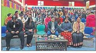 ヒルウッズアカデミーのプリート・ヴィハール氏がAIに関するワークショップを主催