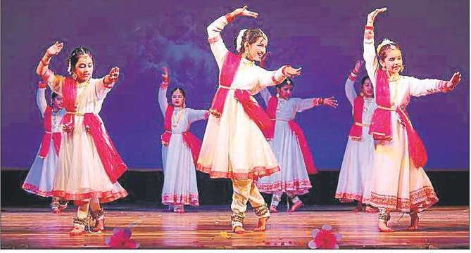 プラギャン スクール、G. ノイダ、3～5 年生の年次コンコード デーを祝う