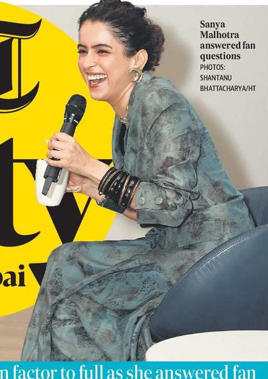 SANYA GETS HER GROOVE ON AT SITC